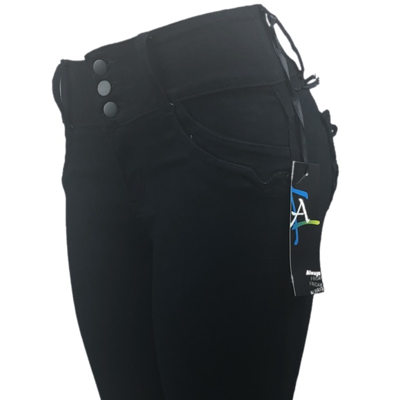 Women’s High Waist Stretchy & Curvy Skinny Capri - Picture 7 of 8